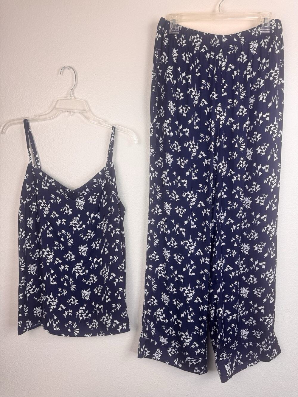 Lands’ End 2 Piece Hammered Satin Pajama Set Cami Top Pants Navy Blue Floral L